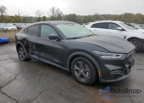 2022 Ford Mustang Mach-E Select z USA, uszkodzony, nr VIN 3FMTK1SS1NMA18146